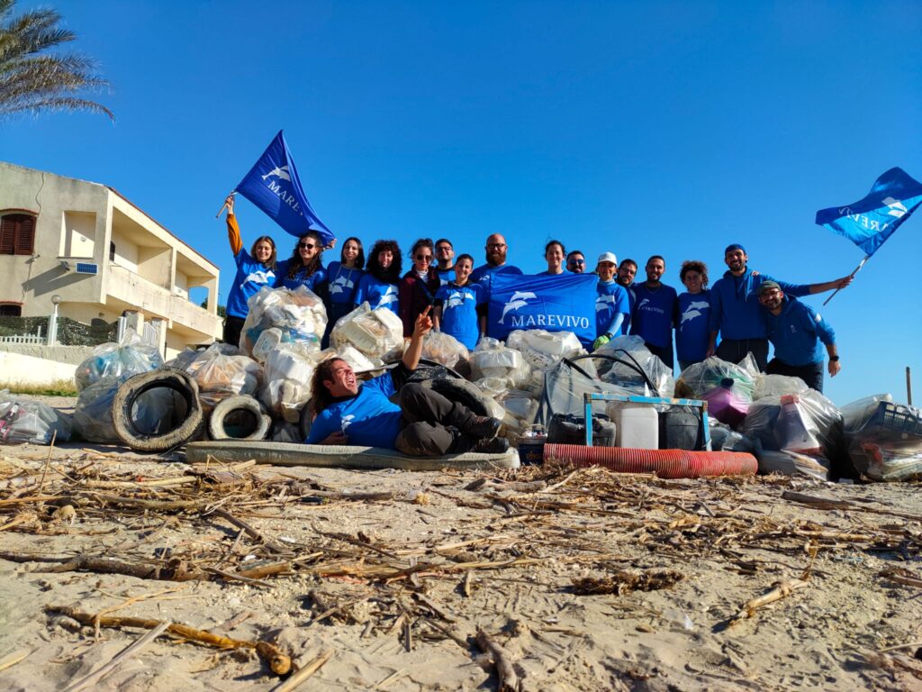 Pulizia spiaggia tonnara sciacca