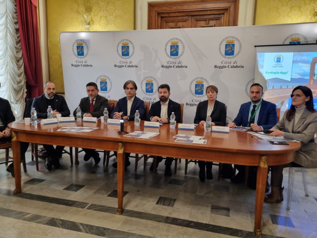 conferenza stampa nuovo piano rifiuti reggio calabria