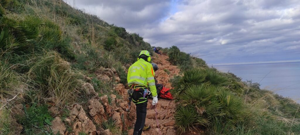 donna si ferisce durante escursione