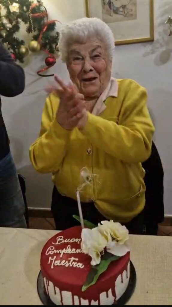 maestra 95esimo compleanno