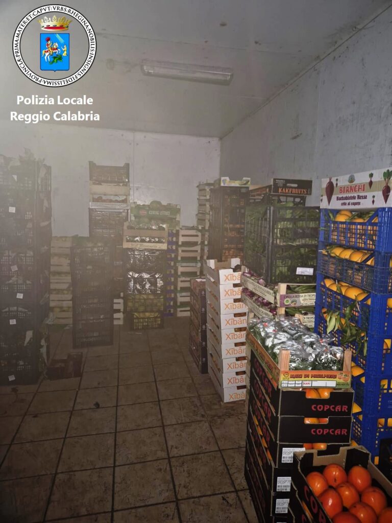 negozio di frutta scarse condizioni igienico sanitarie (1)
