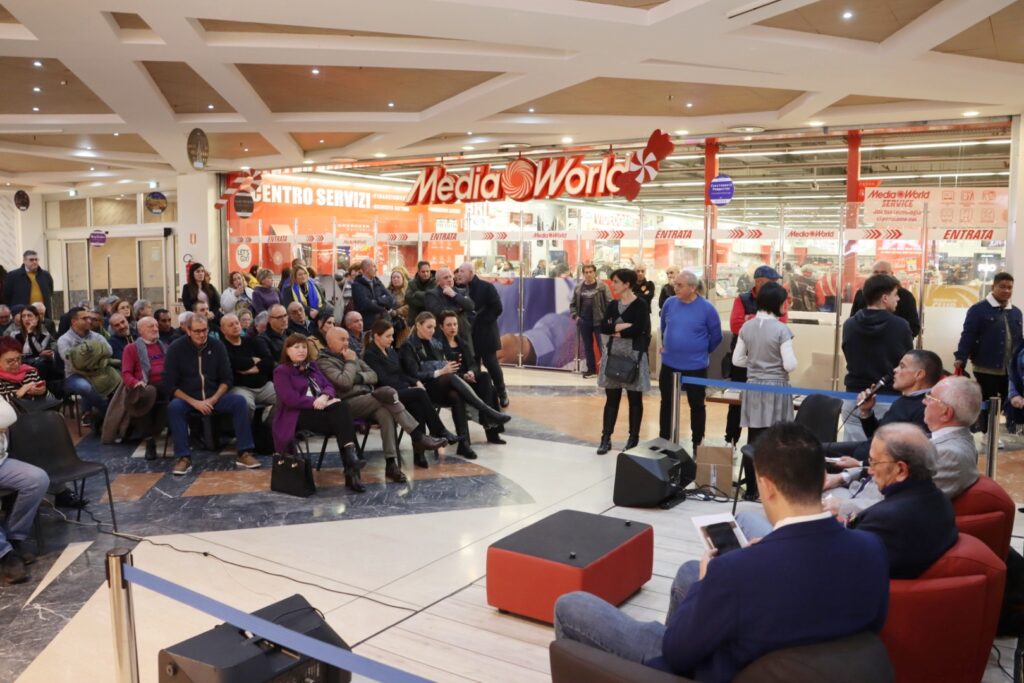 presentazione libro putin centro commerciale porto bolaro reggio calabria