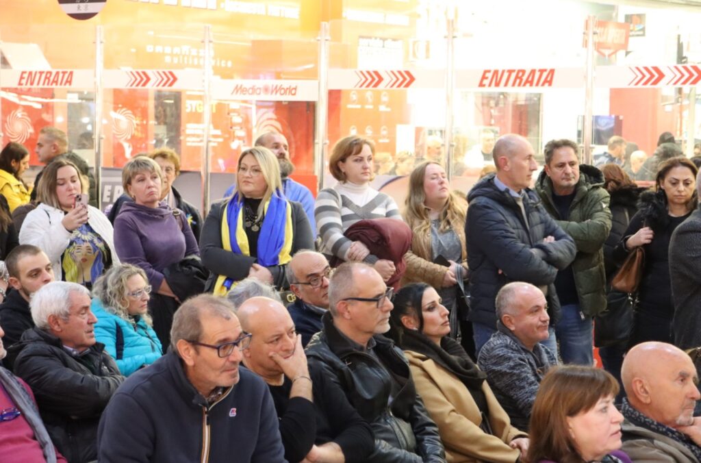 presentazione libro putin centro commerciale porto bolaro reggio calabria