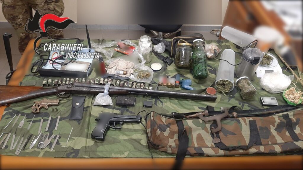 sequestrate armi e droga a San Costantino Calabro