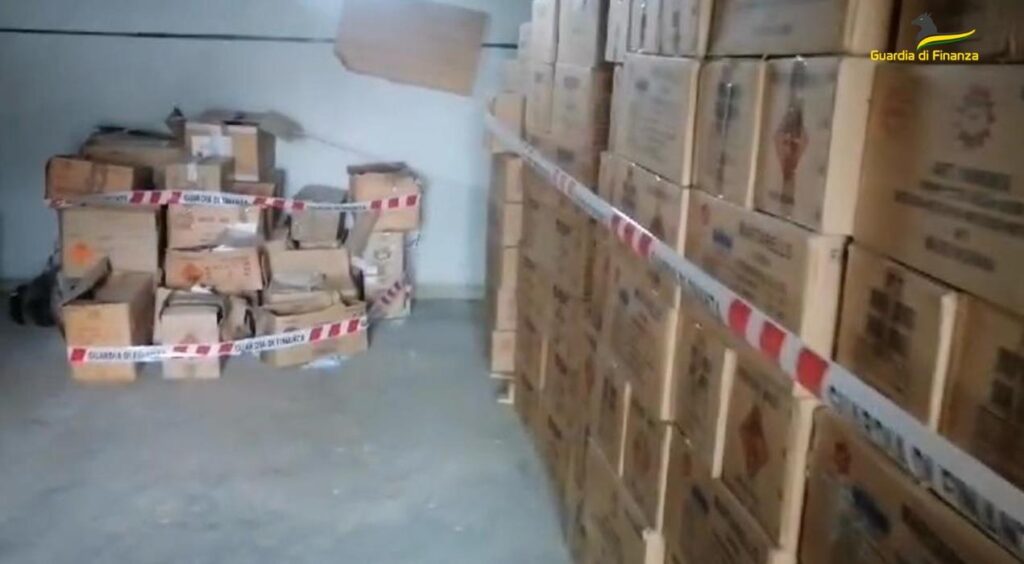 sequestro deposito fuochi d'artificio
