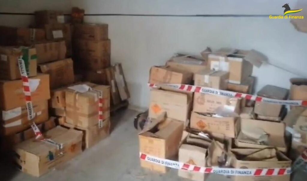 sequestro deposito fuochi d'artificio