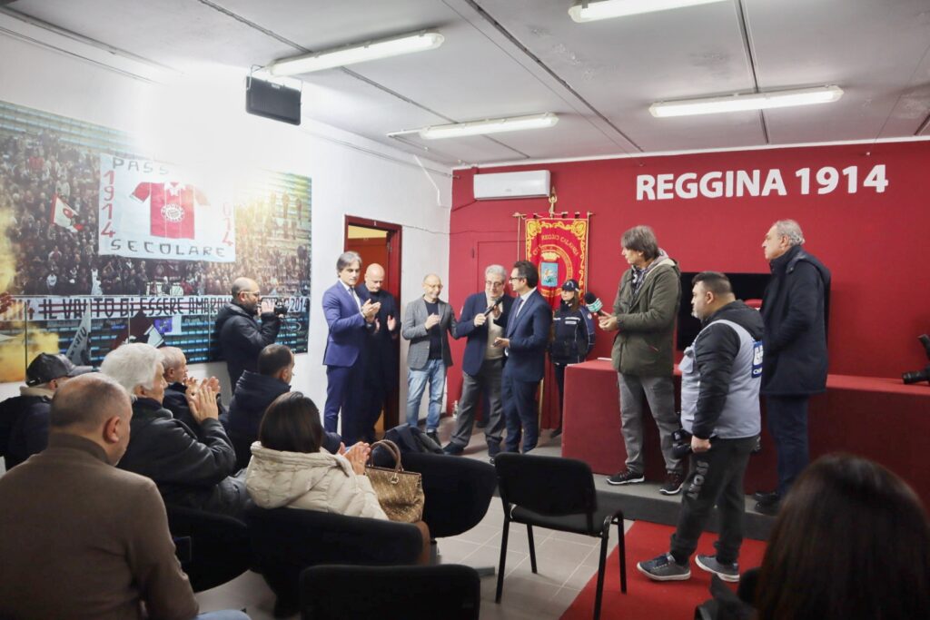 Cerimonia intitolazione sala stampa Granillo a Tonio Licordari