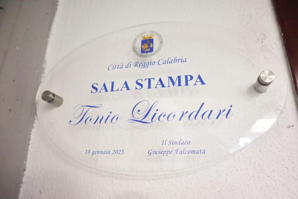 Cerimonia intitolazione sala stampa Granillo a Tonio Licordari