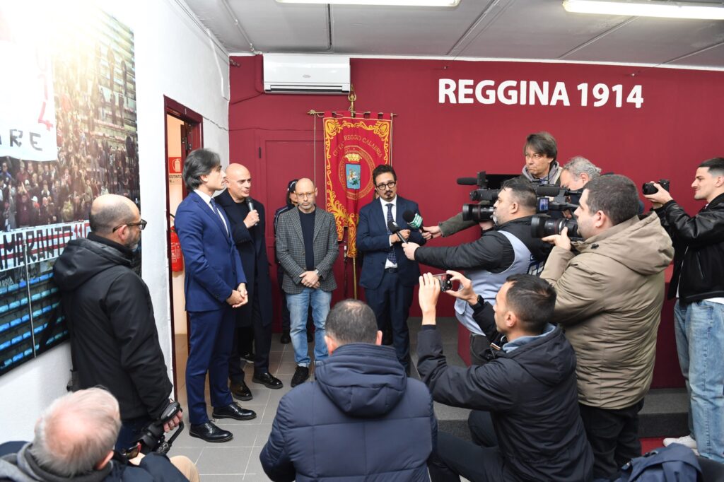 Cerimonia intitolazione sala stampa Granillo a Tonio Licordari