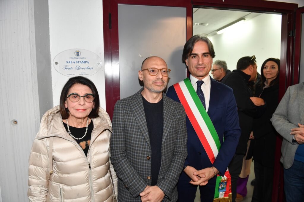 Cerimonia intitolazione sala stampa Granillo a Tonio Licordari