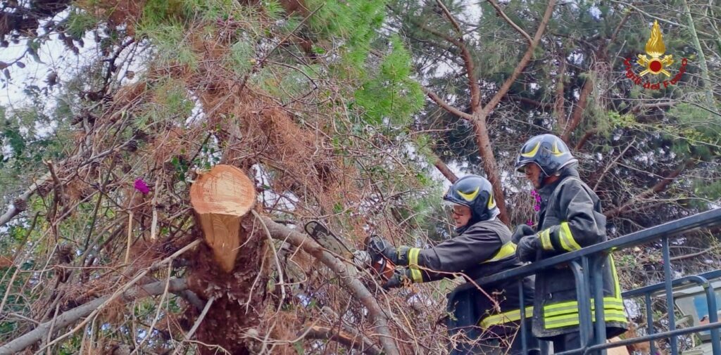 Maltempo Messina - Vigili Fuoco