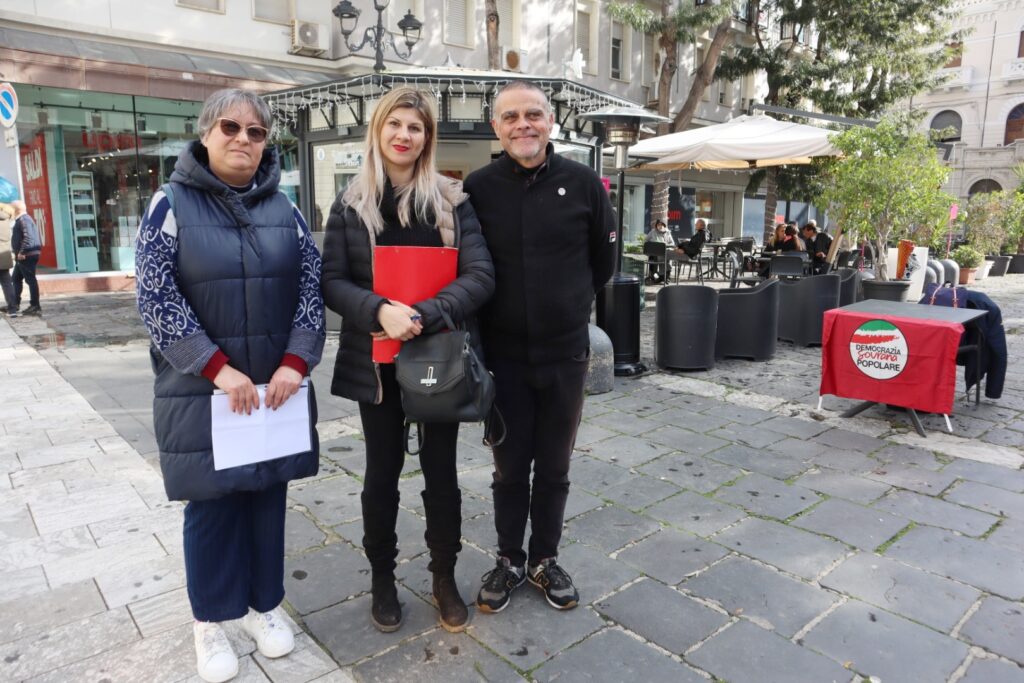 Raccolta firme Piazza del Popolo