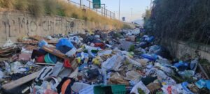 Rifiuti vicino ospedale Cervello Palermo