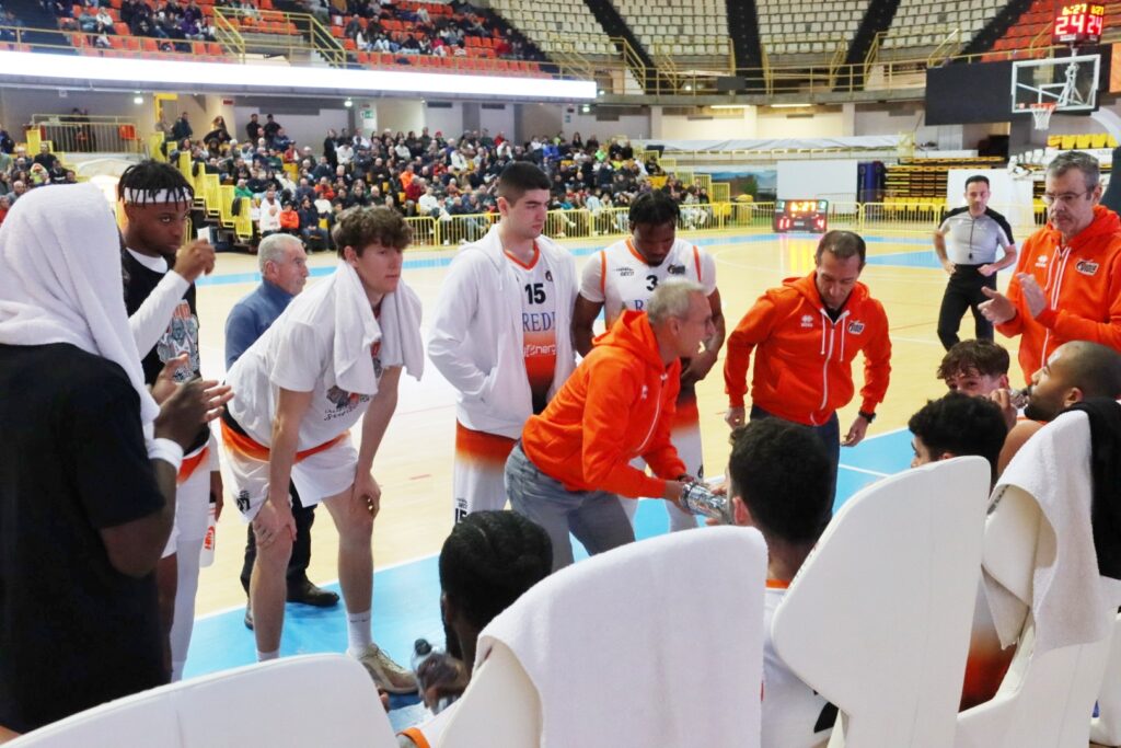 Viola coach Giulio Cadeo