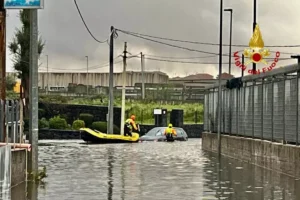 auto sommersa vigili del fuoco catania