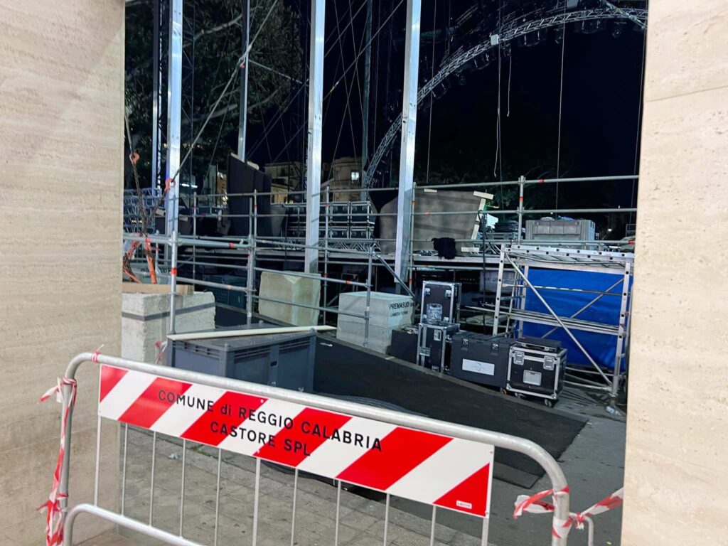 capodanno rai reggio calabria smontaggio palco