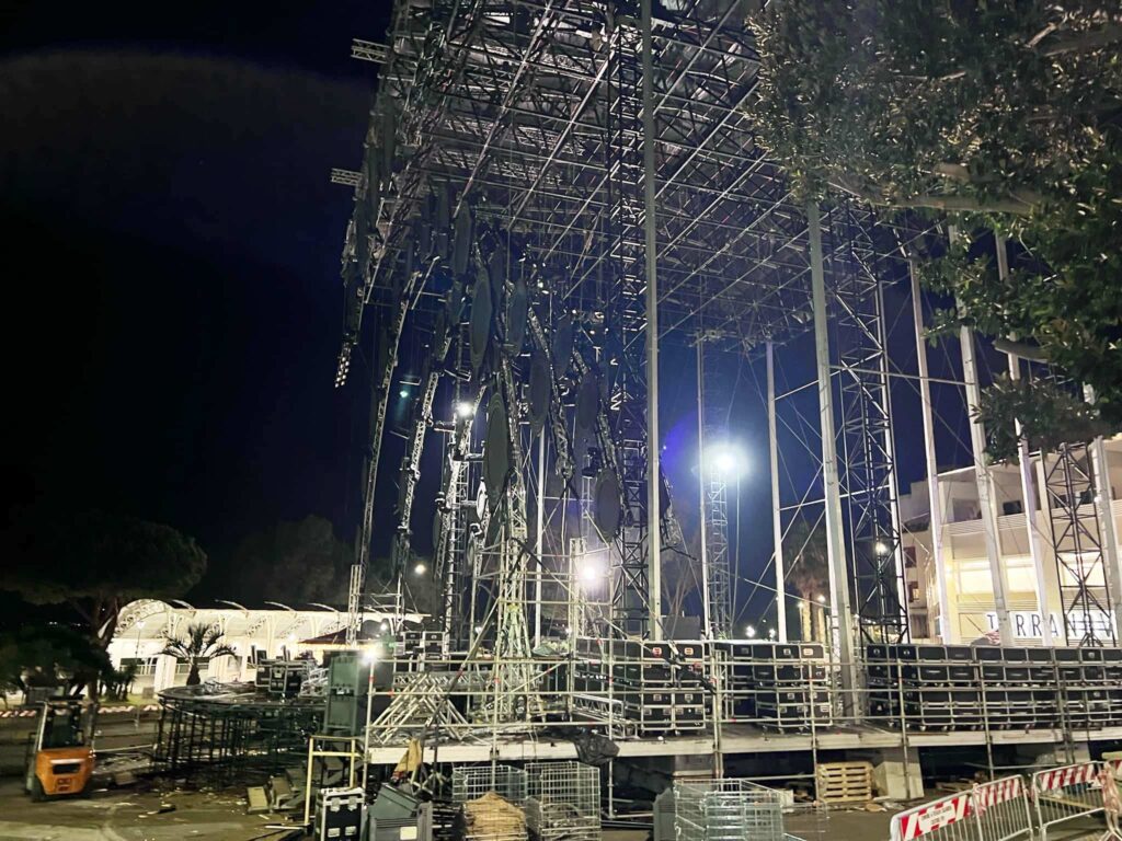 capodanno rai reggio calabria smontaggio palco