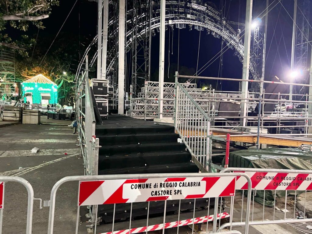 capodanno rai reggio calabria smontaggio palco