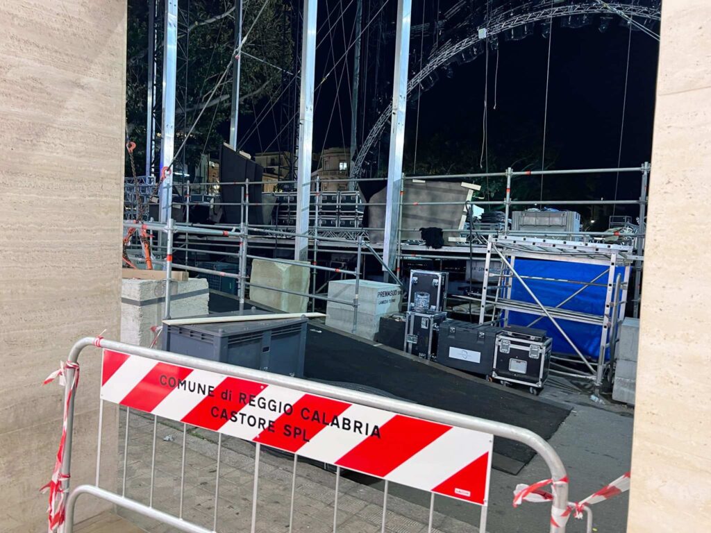 capodanno rai reggio calabria smontaggio palco