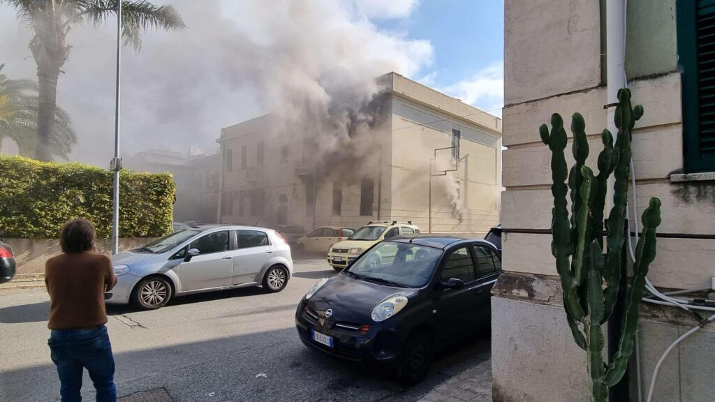 incendio via del gelsomino
