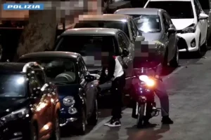 ladro di auto polizia