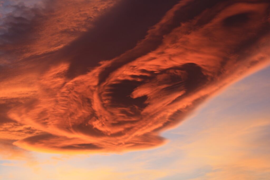 nubi lenticolari reggio calabria 10 gennaio 2024