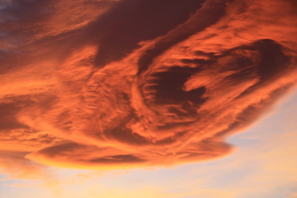 nubi lenticolari reggio calabria 10 gennaio 2024