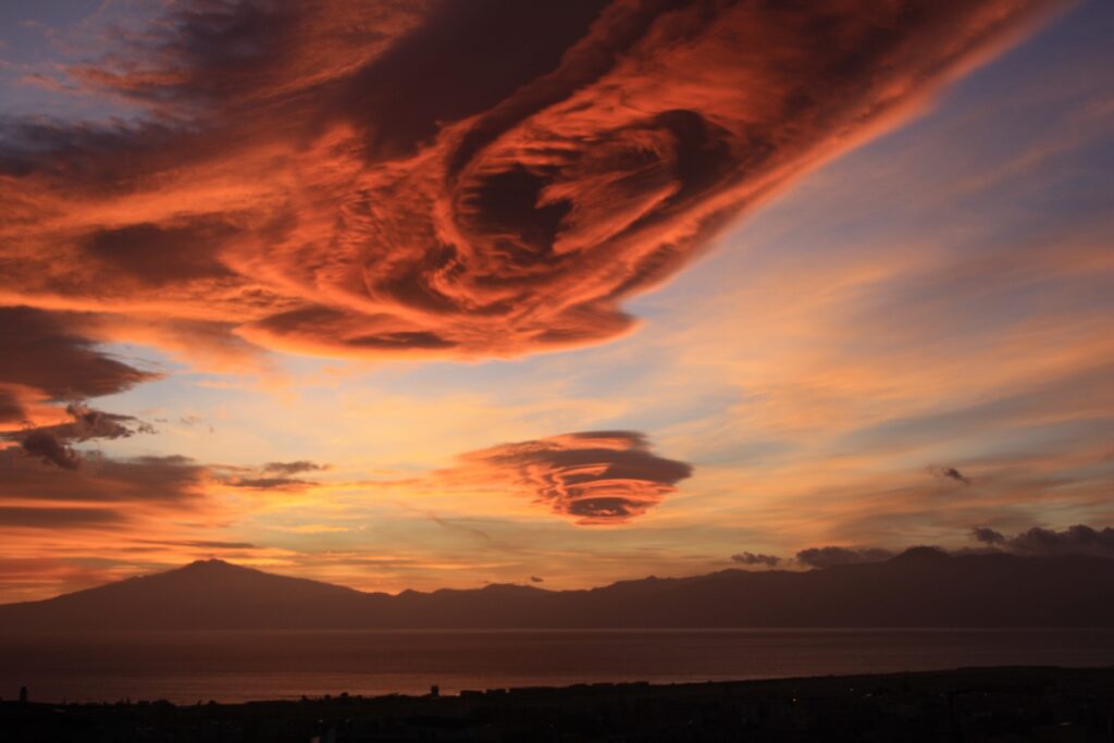 nubi lenticolari reggio calabria 10 gennaio 2024