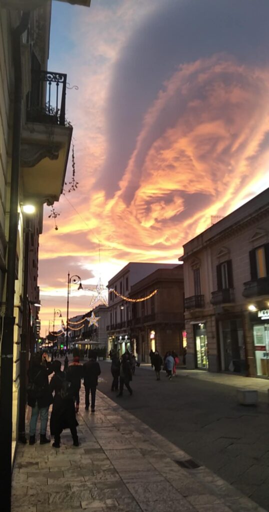 nubi lenticolari reggio calabria 10 gennaio 2024