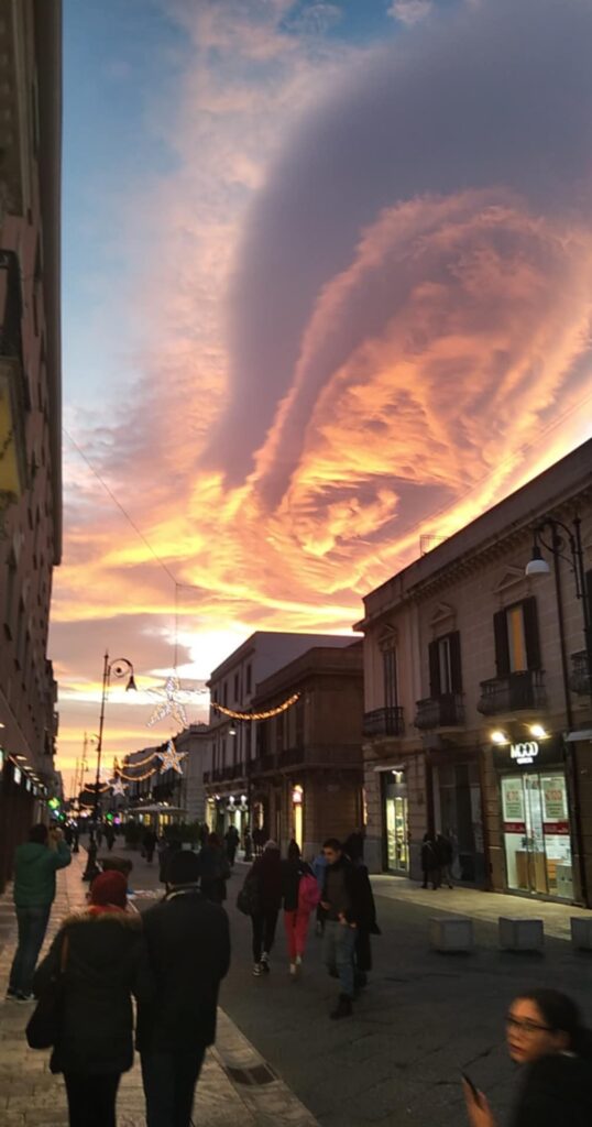 nubi lenticolari reggio calabria 10 gennaio 2024