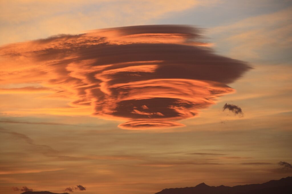 nubi lenticolari reggio calabria 10 gennaio 2024
