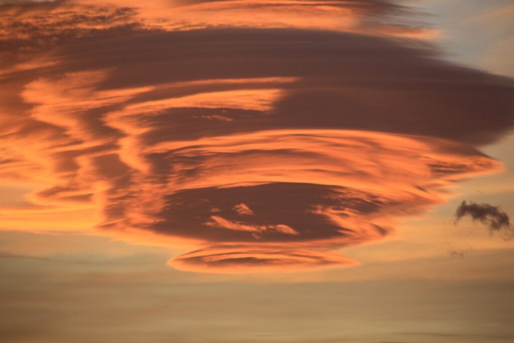nubi lenticolari reggio calabria 10 gennaio 2024