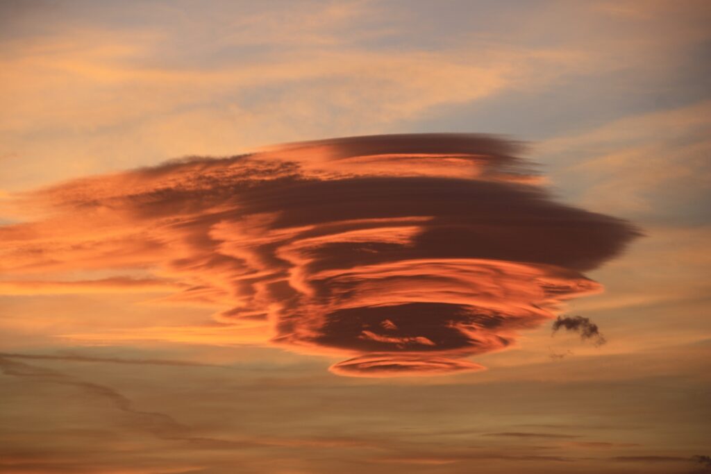 nubi lenticolari reggio calabria 10 gennaio 2024