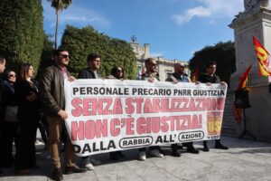 protesta precari giustizia