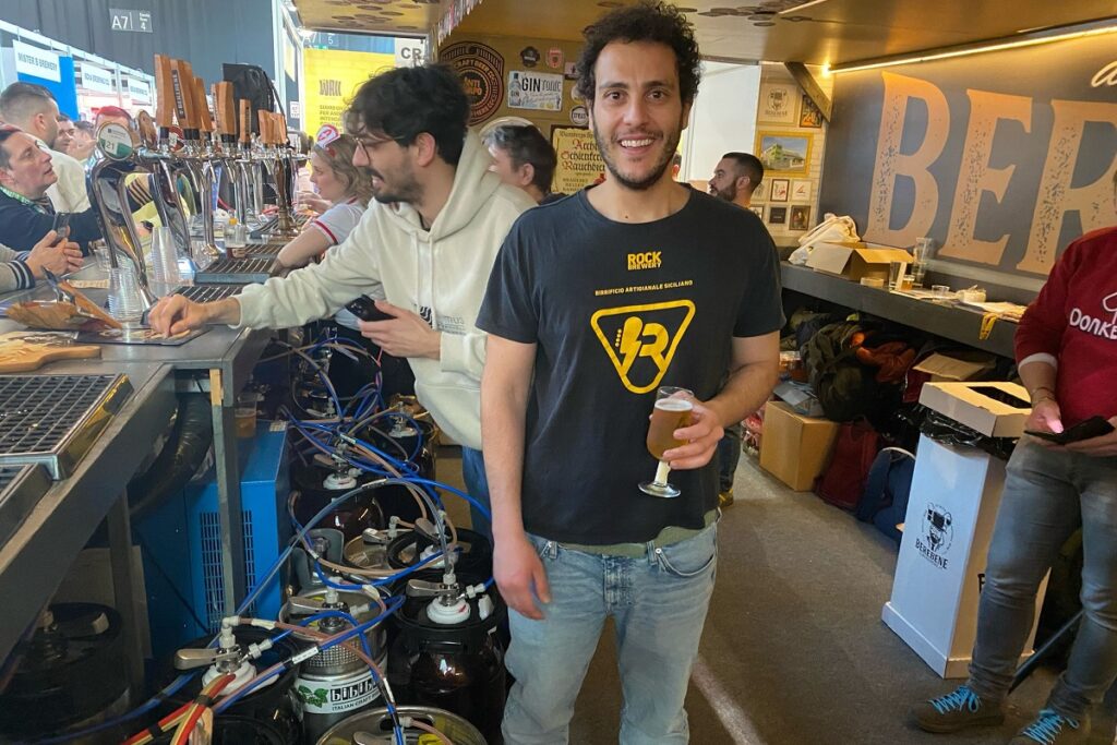 Alessio Cafarella Rock Brewery dietro stand Beer&Food Attraction 2025