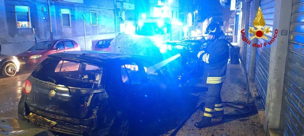Auto fiamme messina