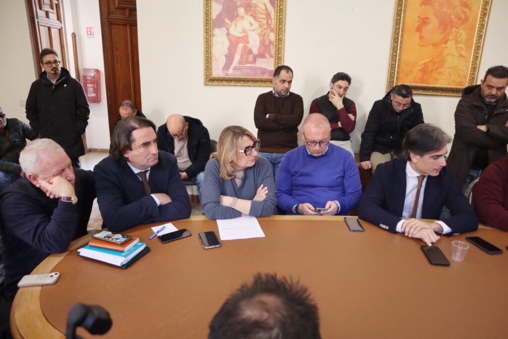 Commissione su Piazza Popolo Reggio Calabria (1)