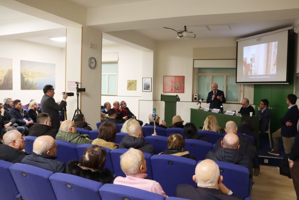 Conferenza stampa su rimonzione targa Palazzo della Cultura