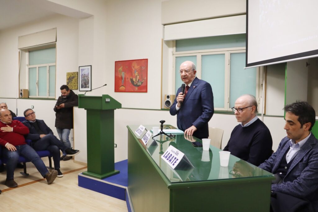 Conferenza stampa su rimonzione targa Palazzo della Cultura Eduardo Lamberti Castronuovo