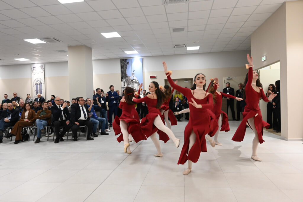 Guida Ais Sicilia 2025 Ragusa - spettacolo danza inaugurale