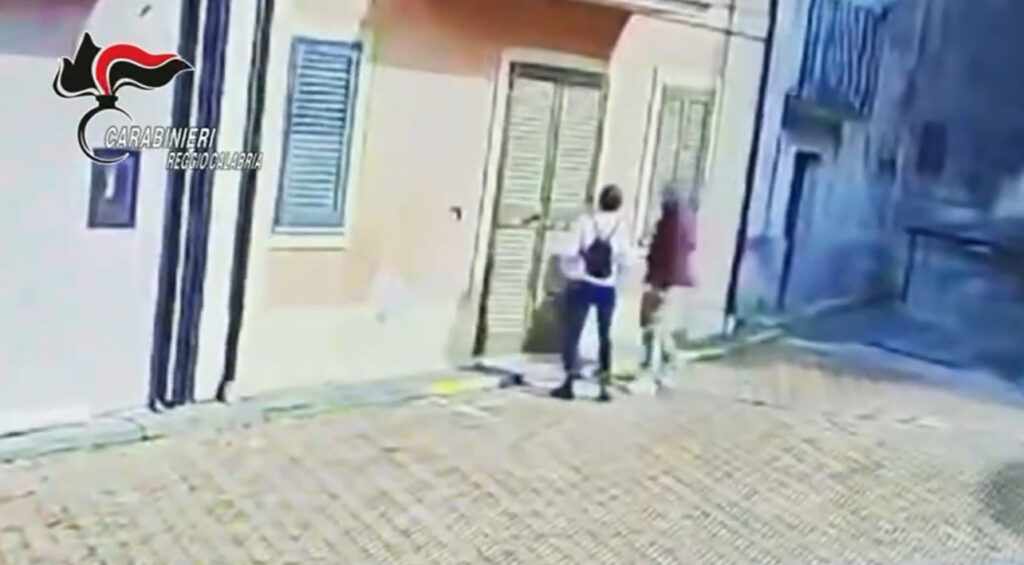Coppia truffa anziani