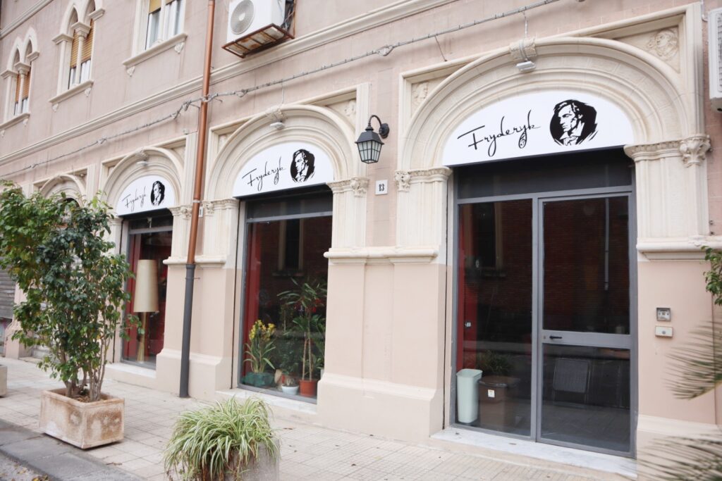 Locale Fryderyk