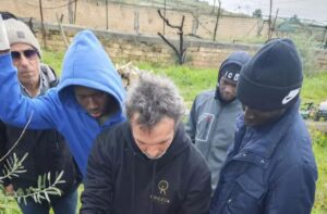 Migranti Catania esperti potatori ulivi