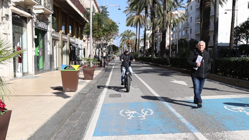 Pista ciclabile viale San Martino_ciclista_pedoni