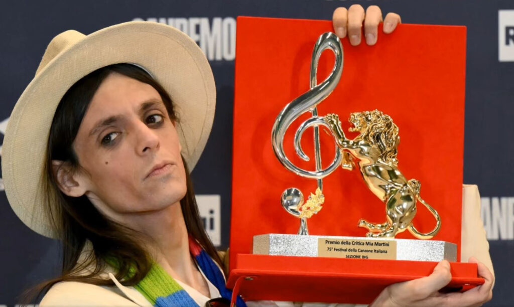 Premio della Critica Mia Martini Sanremo 2025 a Lucio Corsi