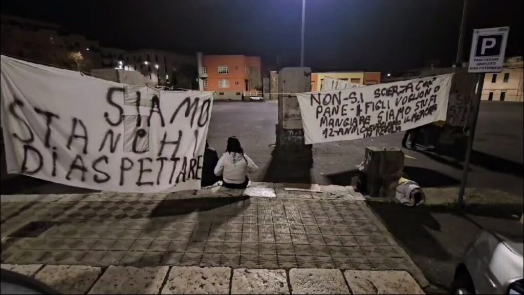 Protesta Piazza del Popolo Reggio Calabria