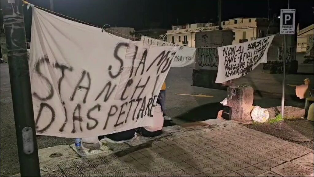 Protesta Piazza del Popolo Reggio Calabria