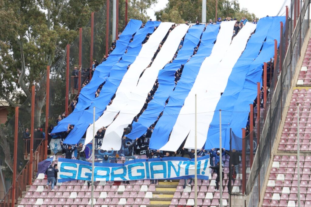 Reggina-Siracusa tifosi ospiti coreografia