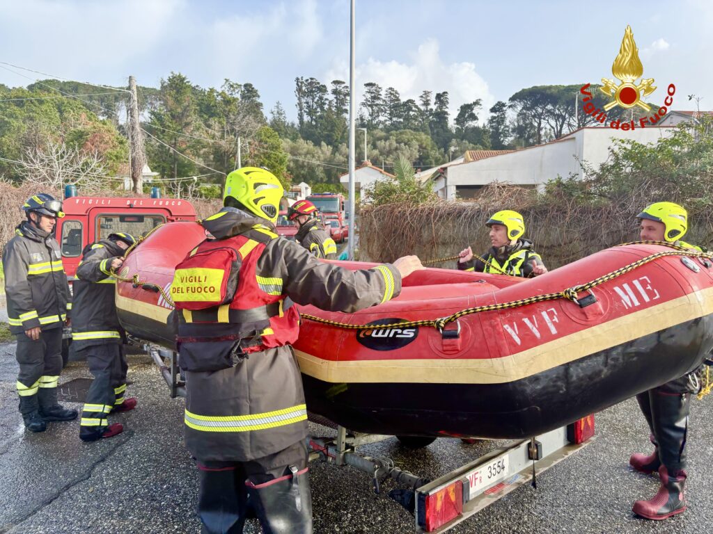 Salvataggio Vigili del Fuoco Messina - Maltempo