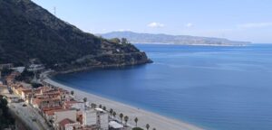Scilla dall'alto e Stretto di Messina